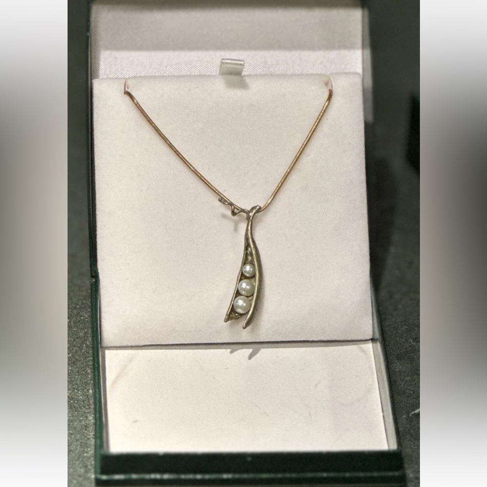 Michael Michaud Pea Pod Necklace and Pendant